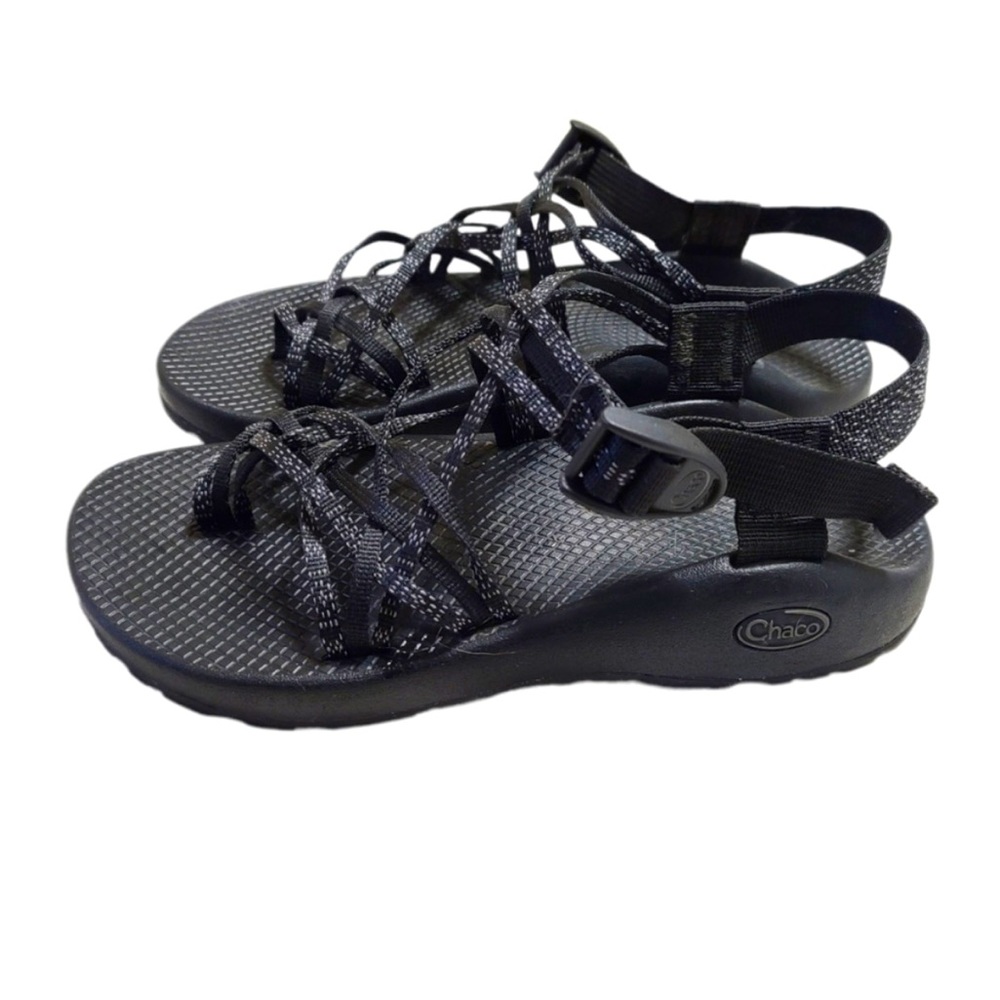 Chaco ⭐️strappy sandals 8